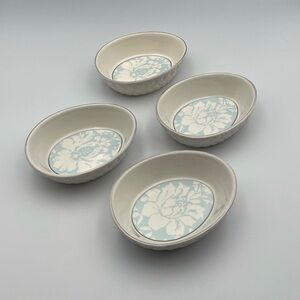 Williams Sonoma Set of 4 Cream and Blue Floral Damask Design Easter Egg Ramekins